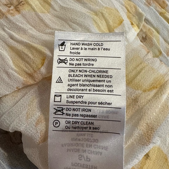 Vince Pressed Petal Long Sleeve Blouse in Off White Sheer Pleated size Small - Picture 11 of 12